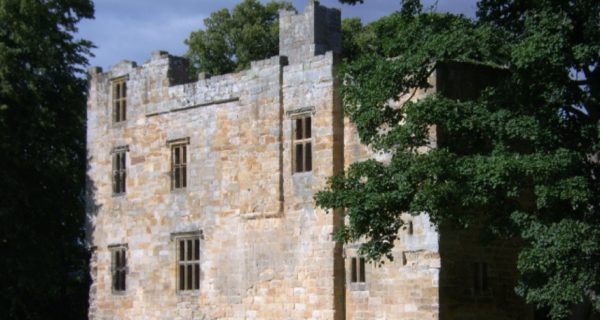 An English Jacobite: James Radcliffe, 3rd Earl of Derwentwater and the '15 Rising